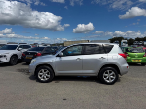 2009 Toyota Rav4 2.2 D-4d Xt-R 4WD 5dr in Silver — image 5