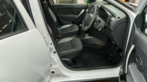 2015 Dacia Sandero Stepway 1.5 Stepway Laureate Dci 90 in White — image 5