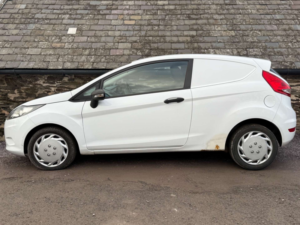 2011 Ford Fiesta 1.4 Fiesta Base Tdci 3dr in White — image 6
