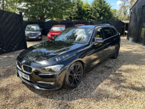 2016 BMW 3 Series 2.0 320d Luxury Touring in Black — image 5