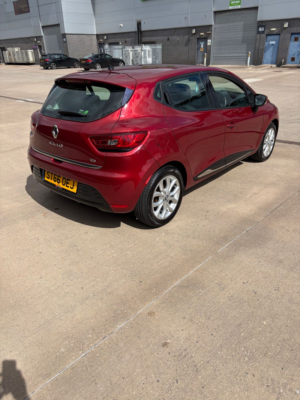2016 Renault Clio 0.9 Tce Dynamique Nav Hatchback 5dr Petrol Manual Euro 6 (s/s) (90 Ps) in Red — image 6
