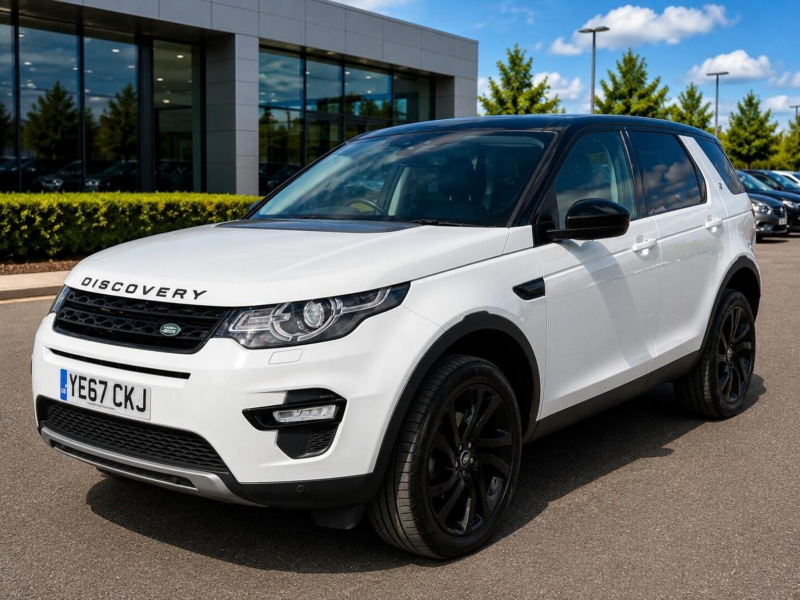 2017 Land Rover Discovery Sport 2.0 Td4 Hse Black Auto 4WD Euro 6 (s/s) 5dr in White — image 1
