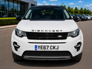 2017 Land Rover Discovery Sport 2.0 Td4 Hse Black Auto 4WD Euro 6 (s/s) 5dr in White — image 2