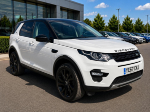 2017 Land Rover Discovery Sport 2.0 Td4 Hse Black Auto 4WD Euro 6 (s/s) 5dr in White — image 3