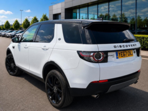 2017 Land Rover Discovery Sport 2.0 Td4 Hse Black Auto 4WD Euro 6 (s/s) 5dr in White — image 4