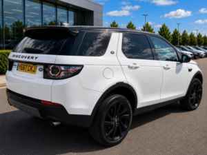 2017 Land Rover Discovery Sport 2.0 Td4 Hse Black Auto 4WD Euro 6 (s/s) 5dr in White — image 6