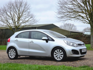 2014 Kia Rio 1.4 2 Auto Euro 5 5dr in Silver — image 2
