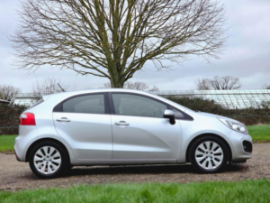 2014 Kia Rio 1.4 2 Auto Euro 5 5dr in Silver — image 3