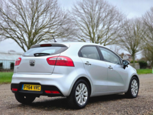 2014 Kia Rio 1.4 2 Auto Euro 5 5dr in Silver — image 6
