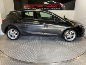 2017 Vauxhall Astra 1.4 I Turbo Sri Nav in Black — image 5