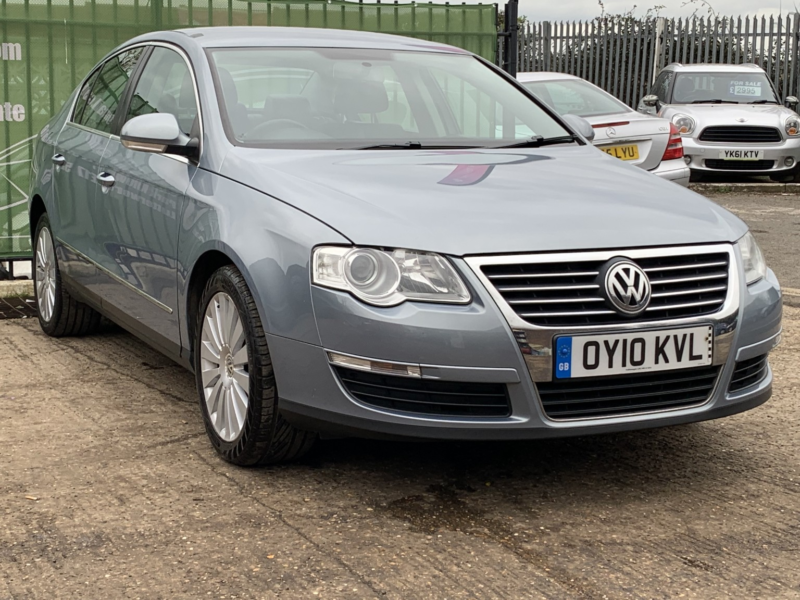 2010 Volkswagen Passat 2.0 Tdi Bluemotion Tech Highline in Grey — image 1
