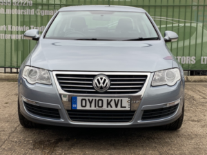 2010 Volkswagen Passat 2.0 Tdi Bluemotion Tech Highline in Grey — image 2