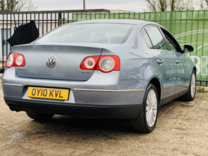 2010 Volkswagen Passat 2.0 Tdi Bluemotion Tech Highline in Grey — image 4