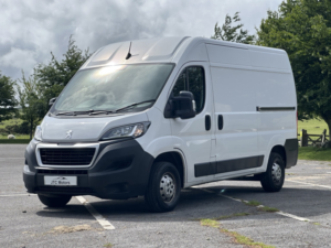 2021 Peugeot Boxer 2.2 Bluehdi 335 Professional Man, Diesel, White + Air Con in White — image 2