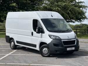 2021 Peugeot Boxer 2.2 Bluehdi 335 Professional Man, Diesel, White + Air Con in White — image 6