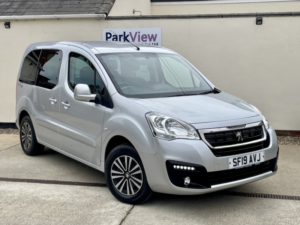 2019 Peugeot Partner Tepee 1.6 Bluehdie Active Automatic Horizon – Allied Mobility Conversion Wheelchair Adapted 2019 in Silver — image 2