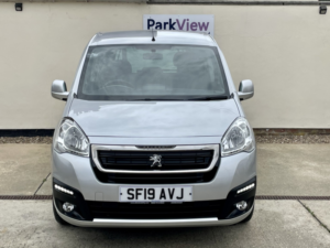 2019 Peugeot Partner Tepee 1.6 Bluehdie Active Automatic Horizon – Allied Mobility Conversion Wheelchair Adapted 2019 in Silver — image 4