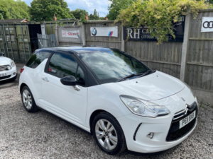 2011 Citroen Ds3 1.6 Vti Dstyle Auto Euro 5 3dr in White — image 2