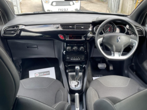 2011 Citroen Ds3 1.6 Vti Dstyle Auto Euro 5 3dr in White — image 4