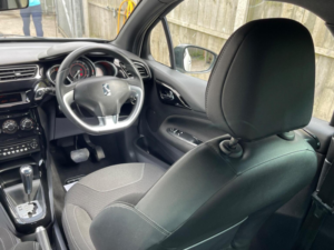 2011 Citroen Ds3 1.6 Vti Dstyle Auto Euro 5 3dr in White — image 5