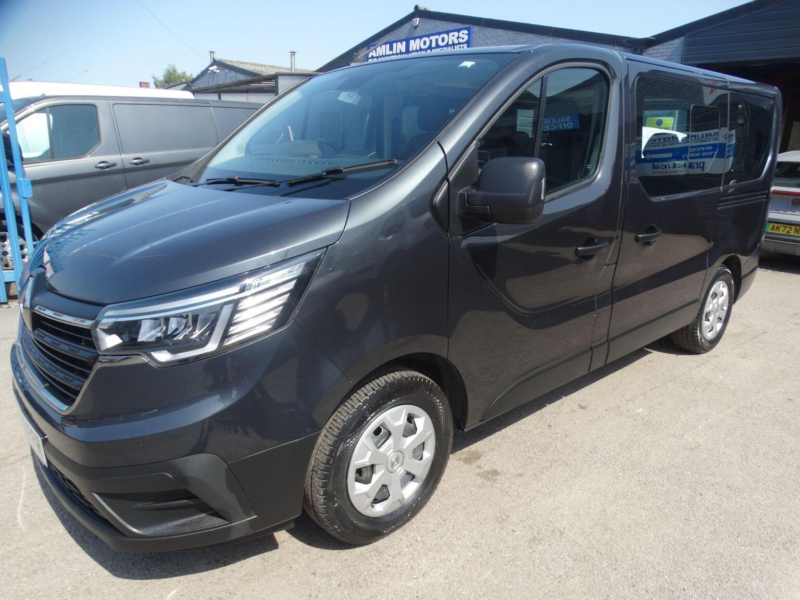 2023 Renault Trafic 2.0 Dci Sl28 Business L1 H1 Euro 6 (s/s) 5dr (9 Seat) in Grey — image 1