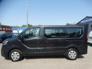 2023 Renault Trafic 2.0 Dci Sl28 Business L1 H1 Euro 6 (s/s) 5dr (9 Seat) in Grey — image 4