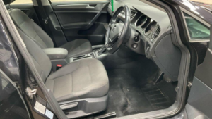 2018 Volkswagen E-Golf 35.8kwh E-Golf Auto 5dr in Black — image 4