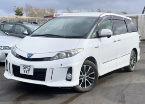 2025 Toyota Estima 2.4l Petrol Hybrid Xr50 AWD Eur5 in White — image 3