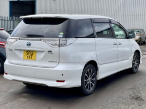 2025 Toyota Estima 2.4l Petrol Hybrid Xr50 AWD Eur5 in White — image 6