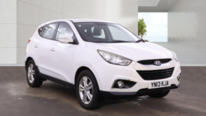 2013 Hyundai Ix35 1.7 Crdi Style Diesel White 5dr 10 Stamps in White — image 3