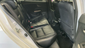 2011 Honda Insight 1.3h Ima Ex CVT Euro 5 5dr in White — image 4