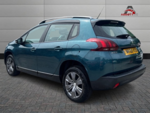 2018 Peugeot 2008 1.5 Bluehdi Active in Green — image 3