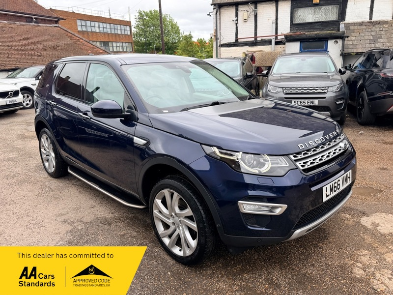 2016 Land Rover Discovery Sport Td4 Hse Luxury in Blue — image 1