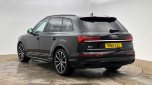 2020 Audi Q7 3.0 Tdi V6 50 Black Edition in Black — image 3