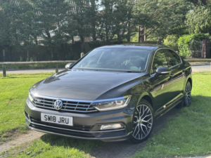 2018 Volkswagen Passat 2.0 Tdi R-Line in Grey — image 2