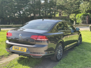 2018 Volkswagen Passat 2.0 Tdi R-Line in Grey — image 3