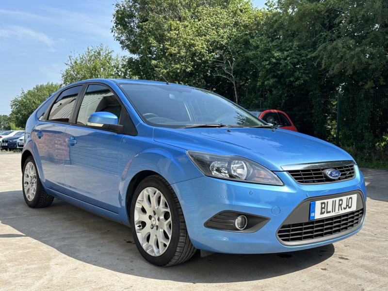 2011 Ford Focus 2.0 Tdci Dpf Zetec in Blue — image 1