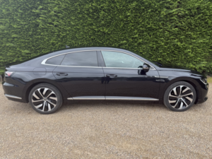 2022 Volkswagen Arteon 2.0 Tdi R-Line in Black — image 2