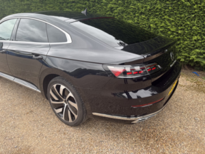2022 Volkswagen Arteon 2.0 Tdi R-Line in Black — image 4