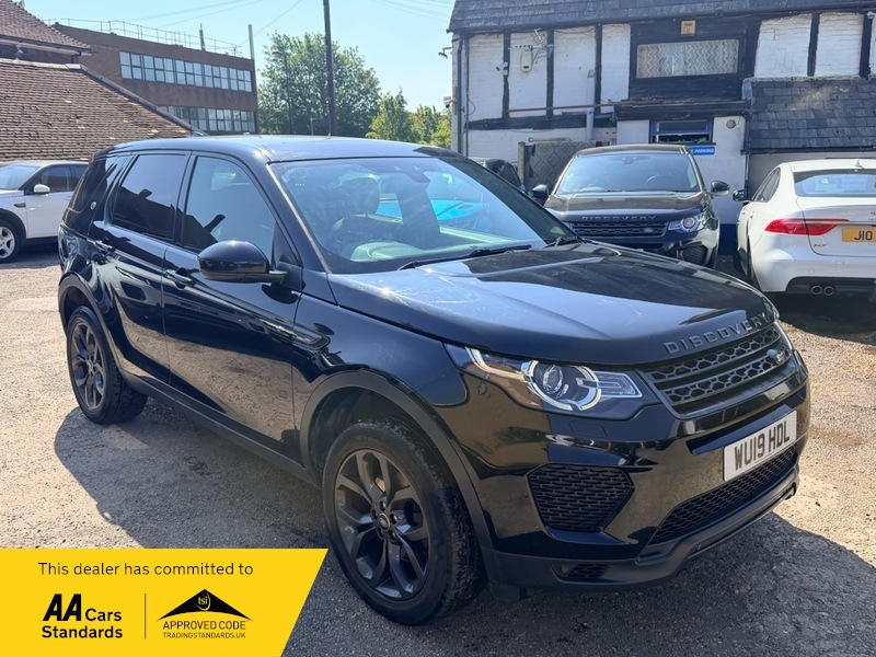 2019 Land Rover Discovery Sport Td4 Landmark in Black — image 1