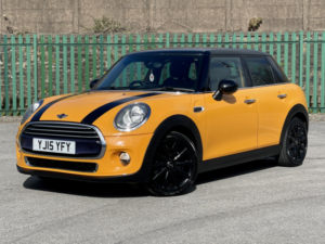 2015 MINI Hatch 1.5 5-Door Hatch Cooper in Orange — image 3