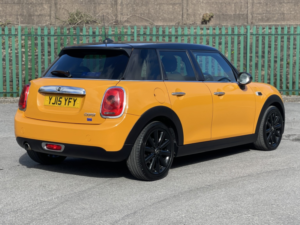 2015 MINI Hatch 1.5 5-Door Hatch Cooper in Orange — image 4