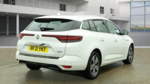 2021 Renault Megane 1.6 E-Tech 9.8kwh Iconic Sport Tourer Auto Euro 6 (s/s) 5dr in White — image 2