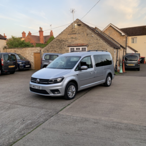 2017 Volkswagen Caddy Maxi Life 2.0 Tdi Automatc in Silver — image 1
