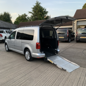 2017 Volkswagen Caddy Maxi Life 2.0 Tdi Automatc in Silver — image 3