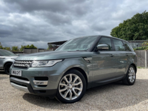 2017 Land Rover Range Rover Sport 3.0 Sd V6 Hse in Grey — image 2