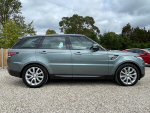 2017 Land Rover Range Rover Sport 3.0 Sd V6 Hse in Grey — image 5