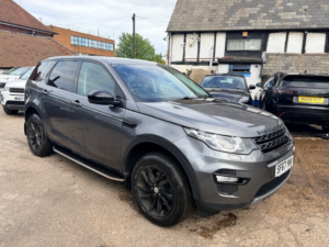 2017 Land Rover Discovery Sport Td4 Se Tech in Grey — image 4
