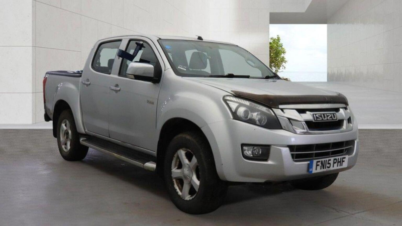 2015 Isuzu D-Max 2.5 Td Yukon 4x4 4dr in Silver — image 1