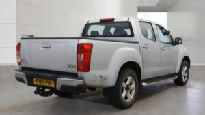2015 Isuzu D-Max 2.5 Td Yukon 4x4 4dr in Silver — image 4